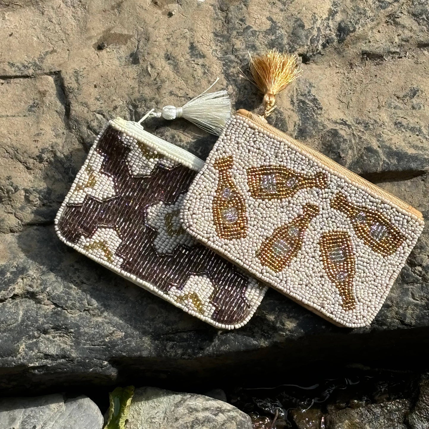 La Pochette Perlée Champagne et Fleurs Les Choses qu'on Aime