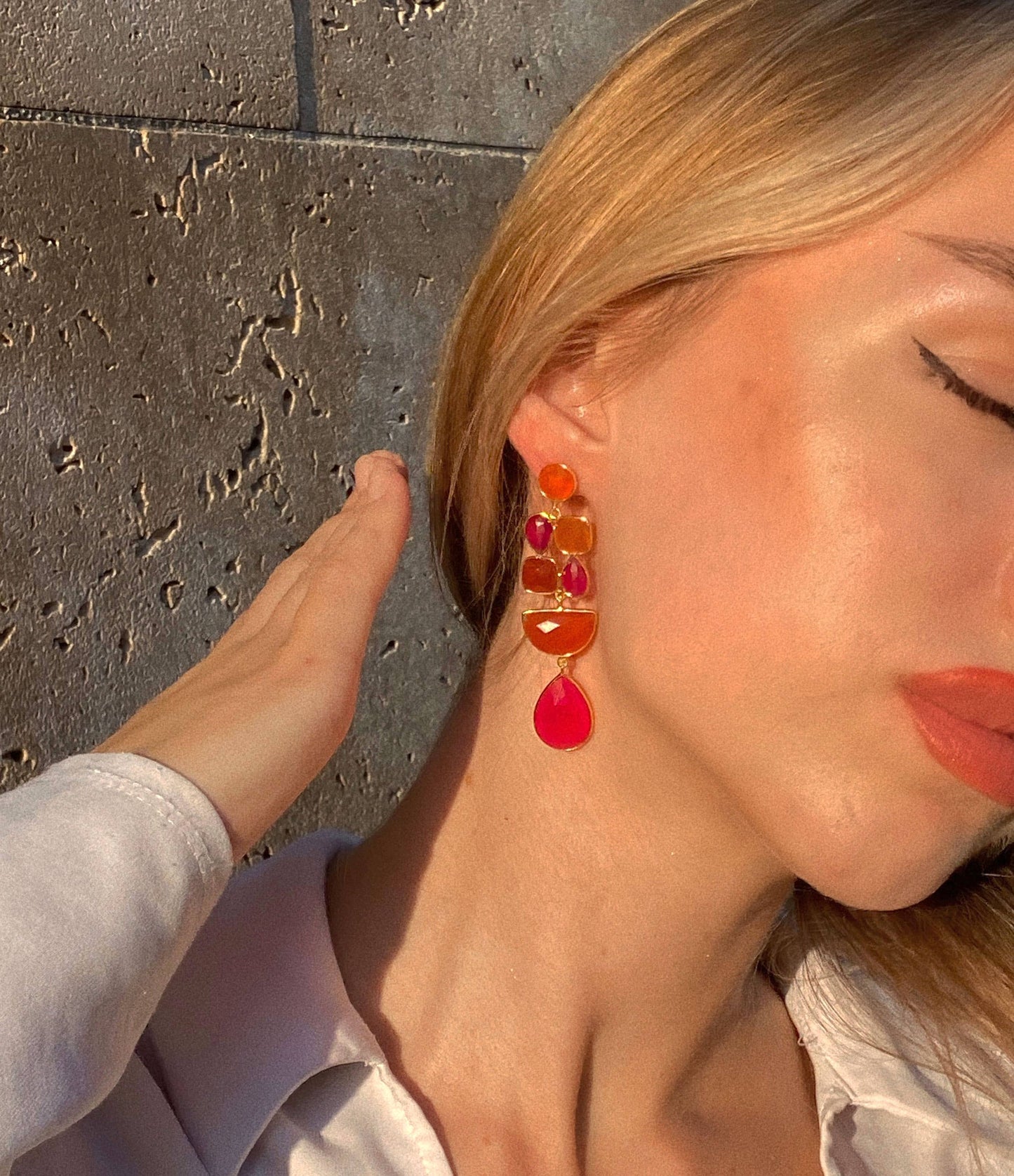 Boucle d'oreille Cocktail dorée - Onyx rose fuchsia et cornaline