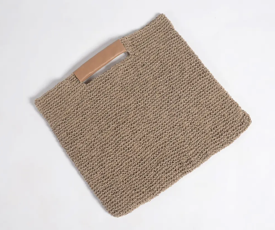 Sac à main plat Boho fait main avec poignées beige, 16 x 15,5 pouces