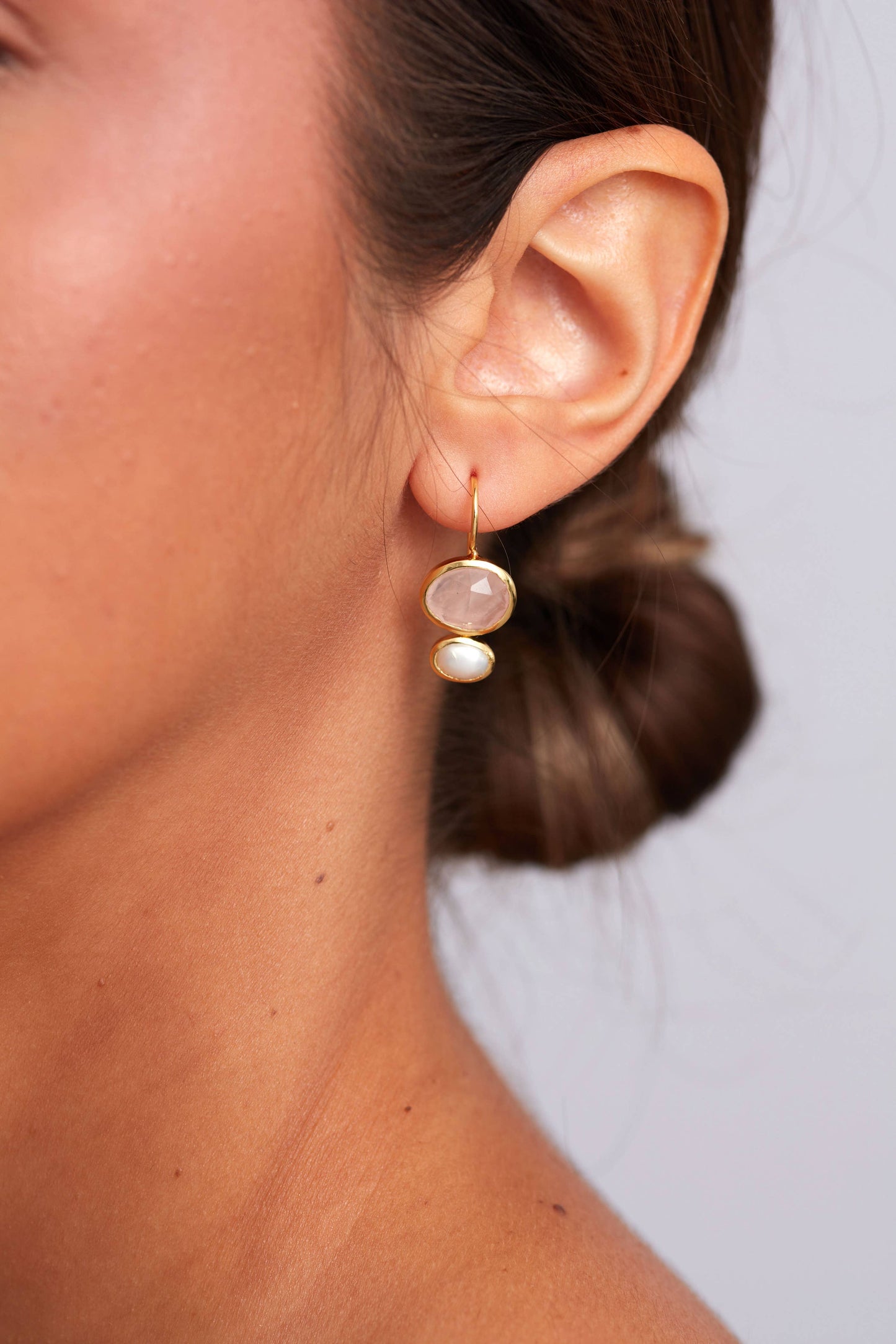 Boucles d'oreilles Primrose plaquées or - Quartz rose & Perle