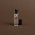 Charger l'image dans la visionneuse de la galerie, Le Roll On d'Huile Parfumée Bio aux Fleurs Sauvages Les Choses qu'on Aime