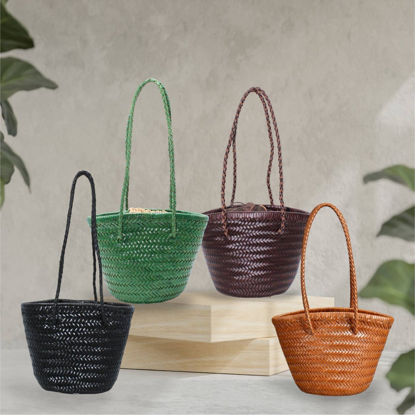 Carmel- Sac seau en cuir véritable tissé à la main