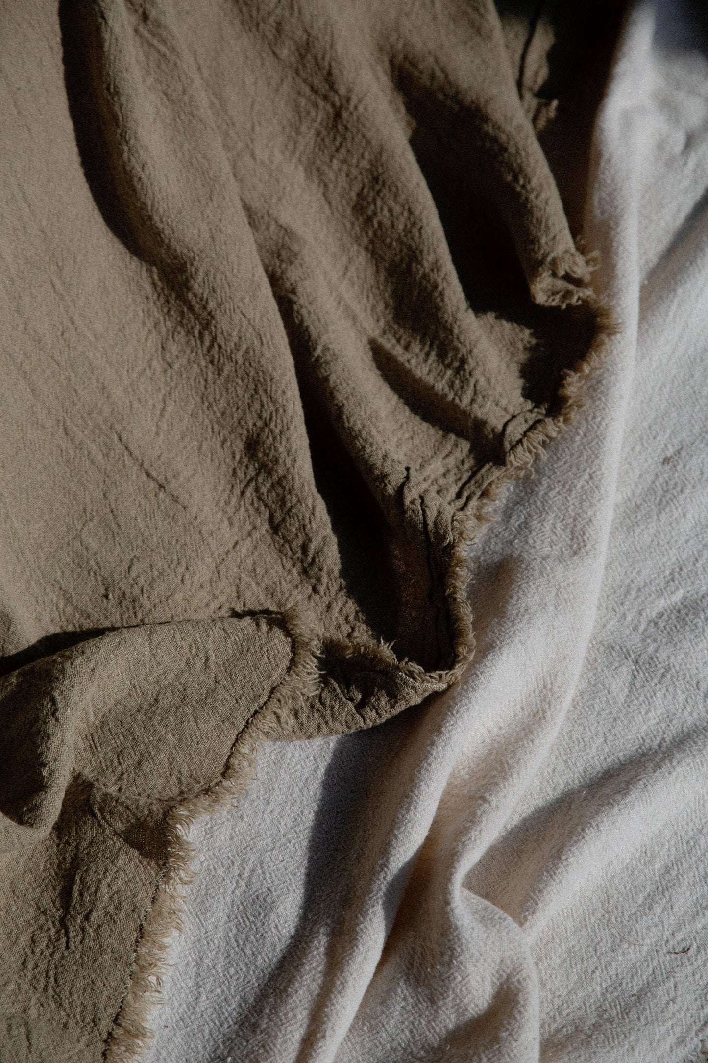 Le Plaid en lin brut Les Choses qu'on Aime Naturel et Craie