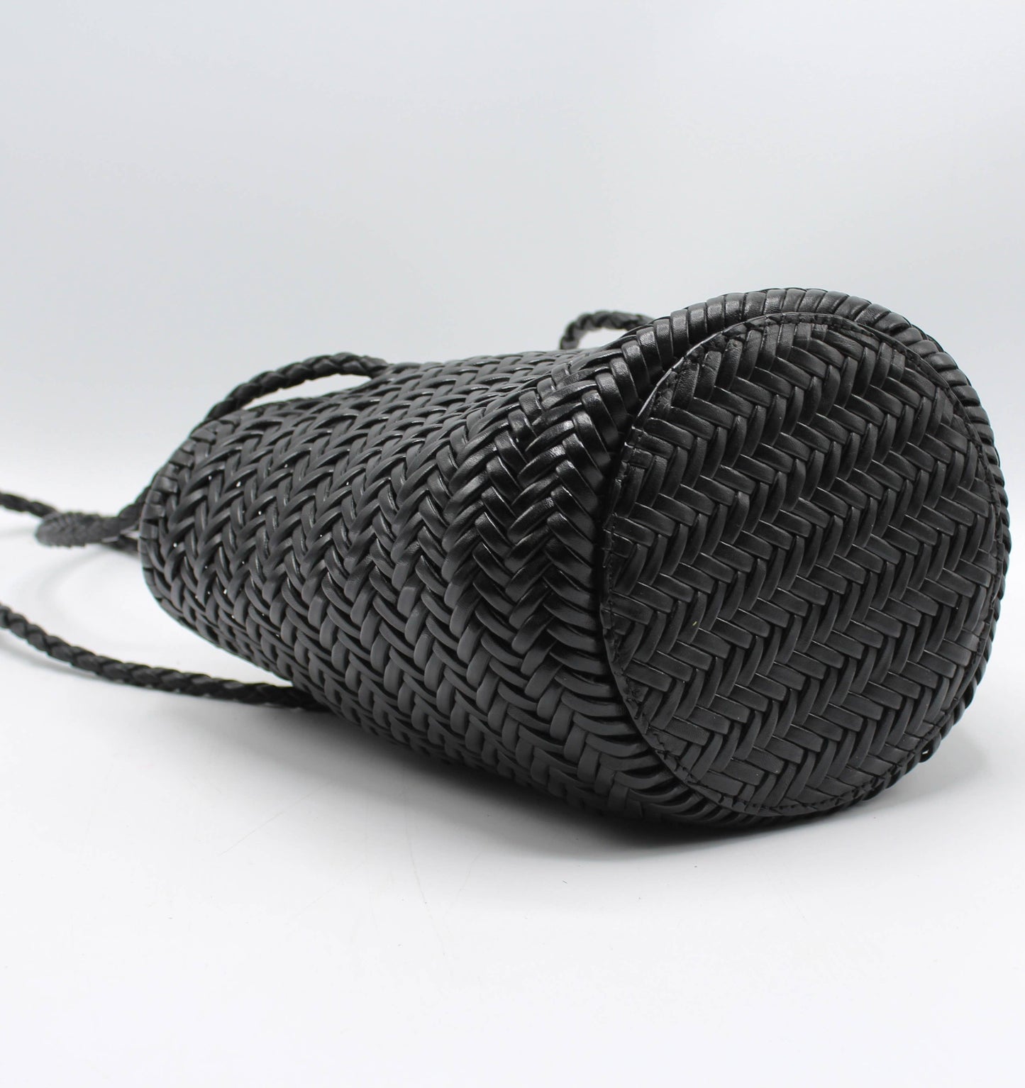 Carmel- Sac seau en cuir véritable tissé à la main