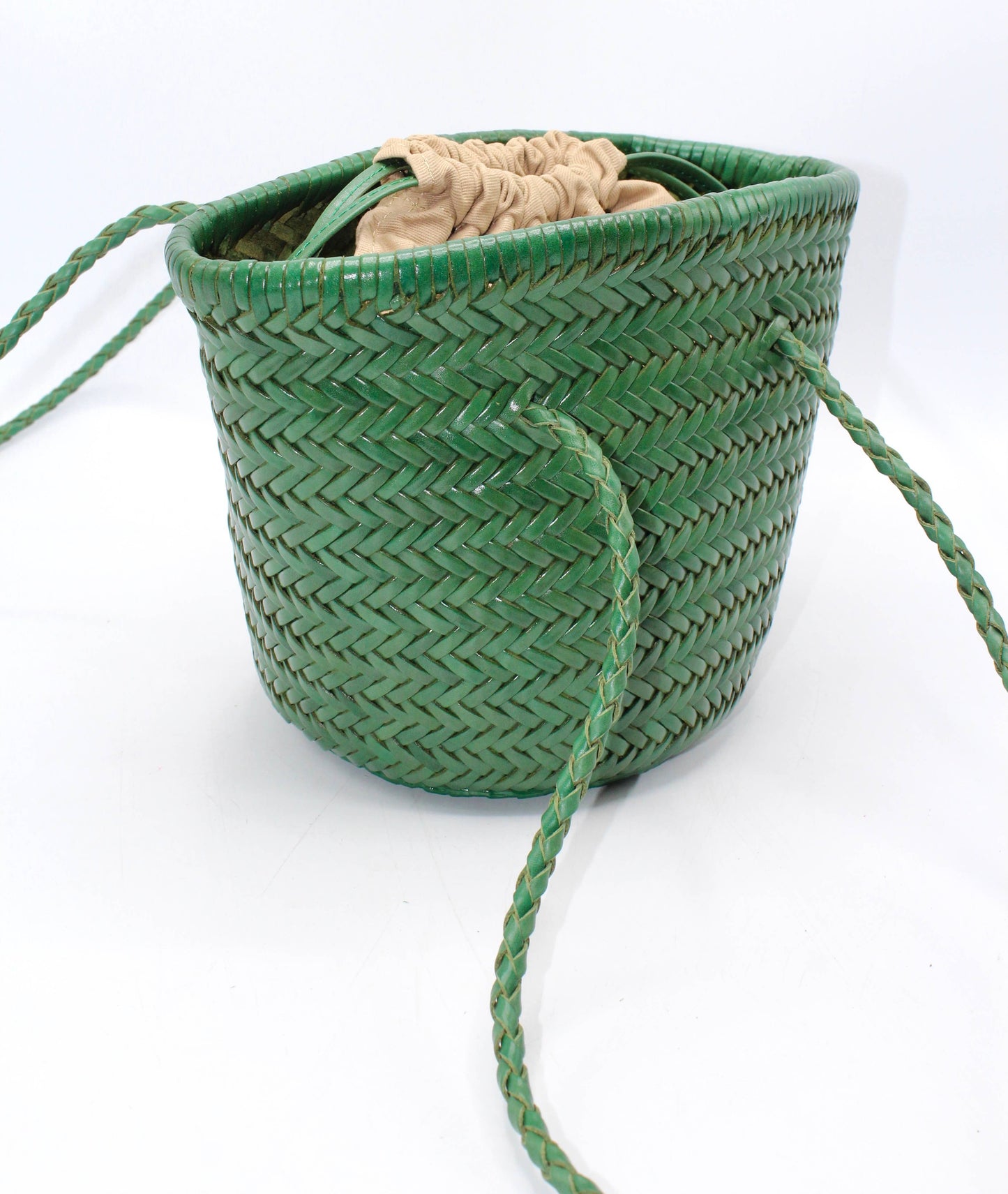 Carmel- Sac seau en cuir véritable tissé à la main