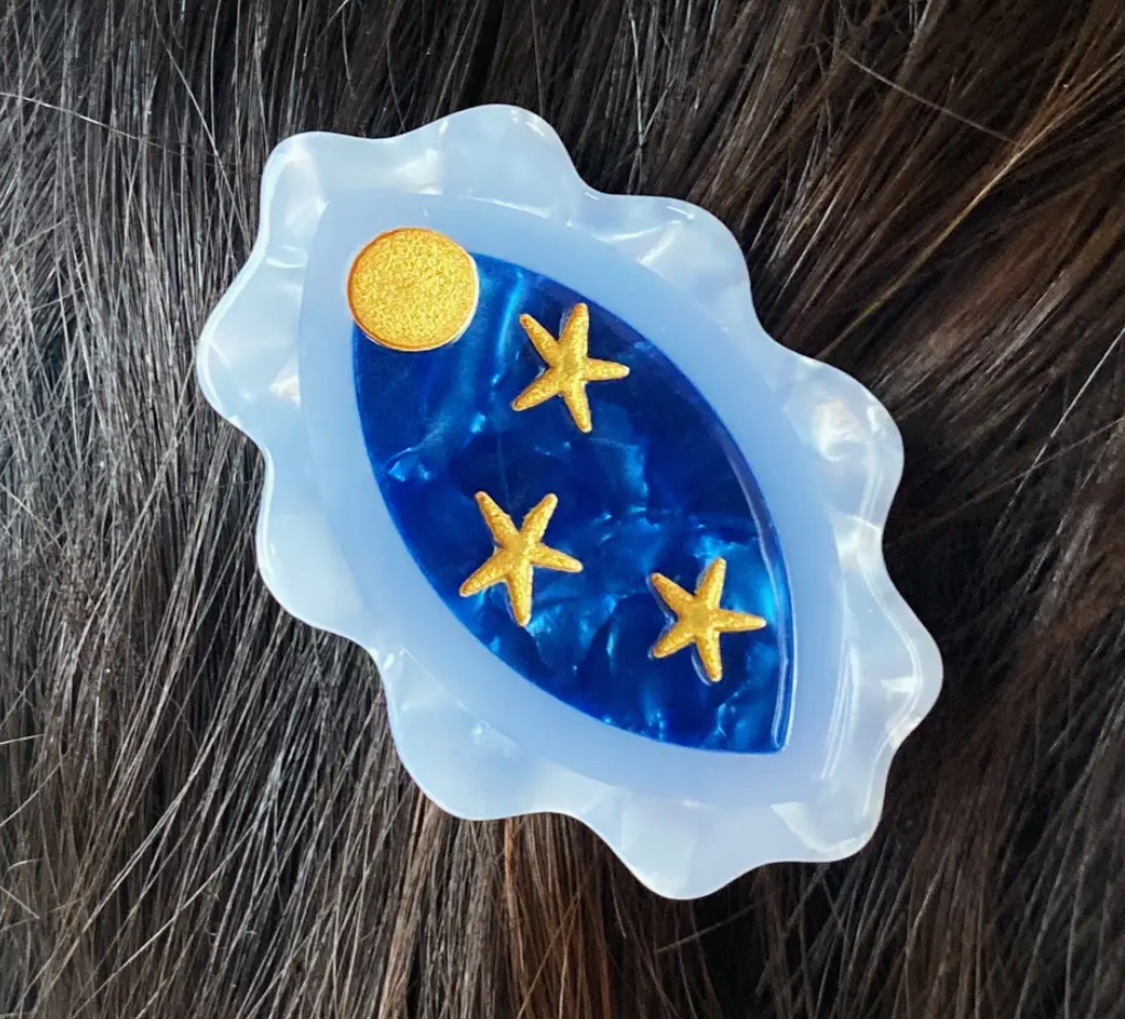 La Pince à Cheveux de la Féminité