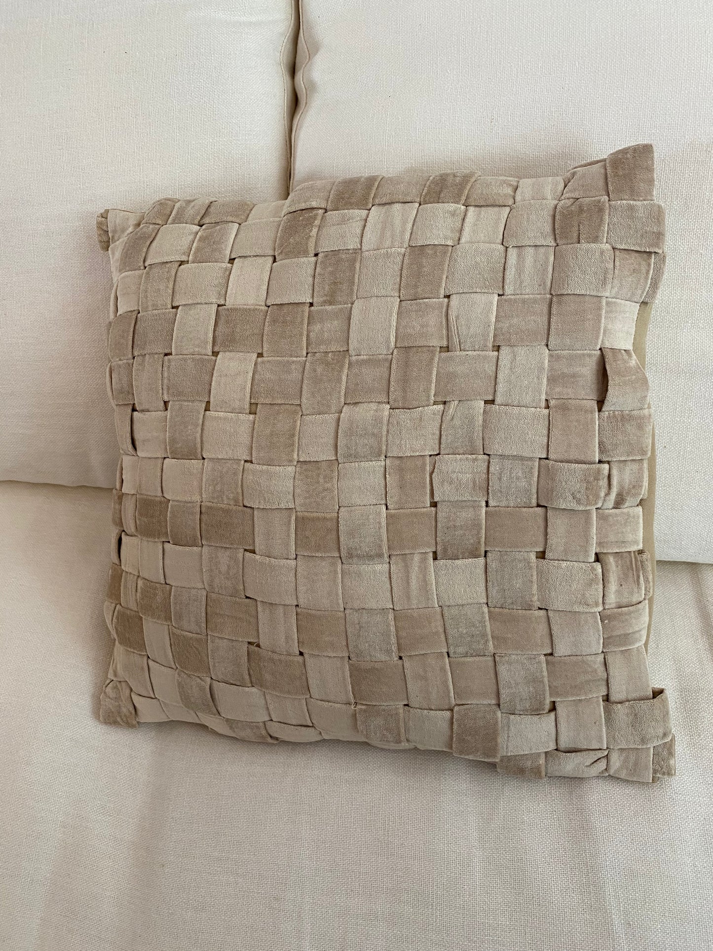 Le Coussin Carré en pliage de Velours