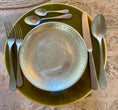 Load image into Gallery viewer, Assiette à dessert en étain