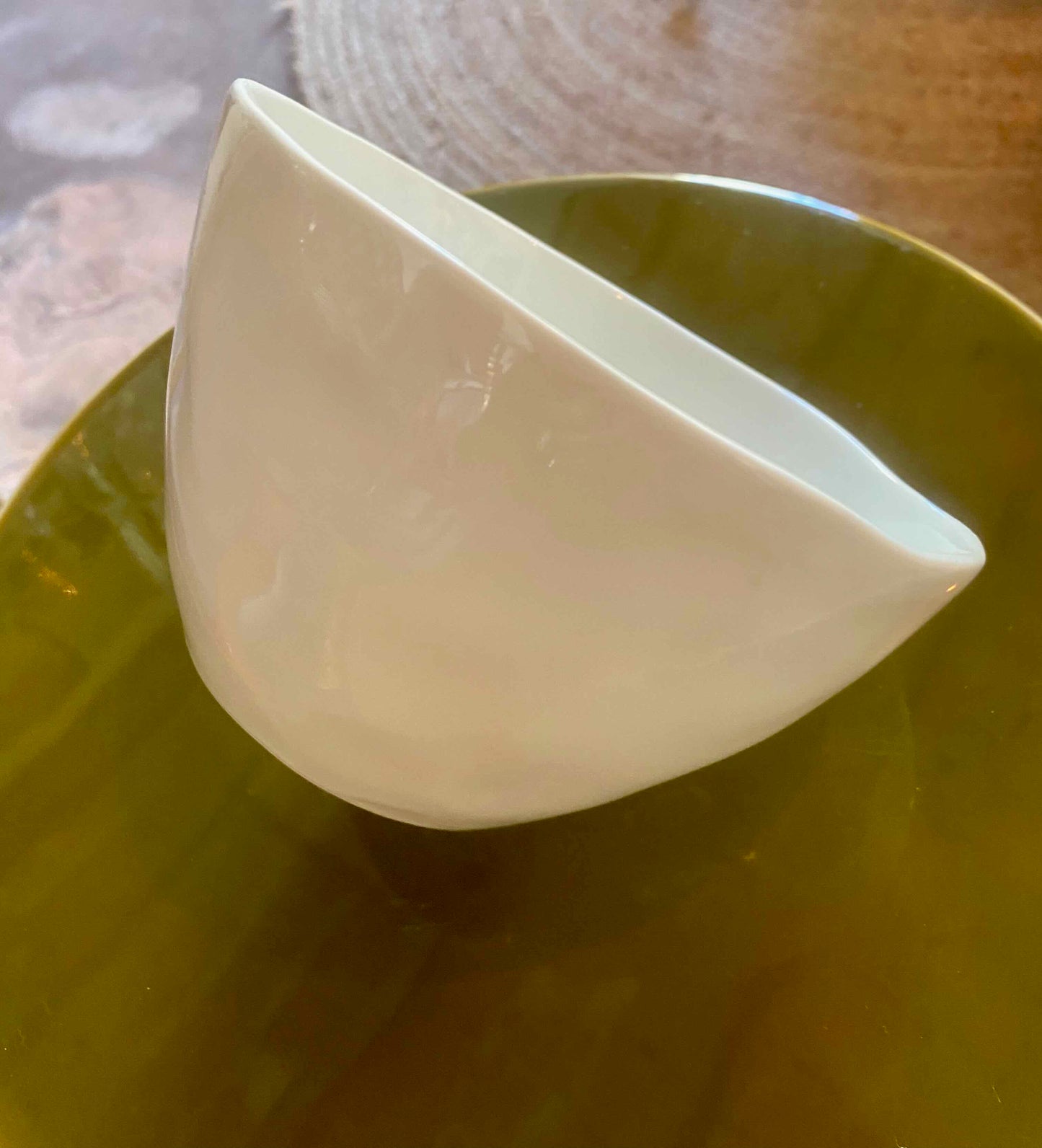 El servicio de porcelana blanca
