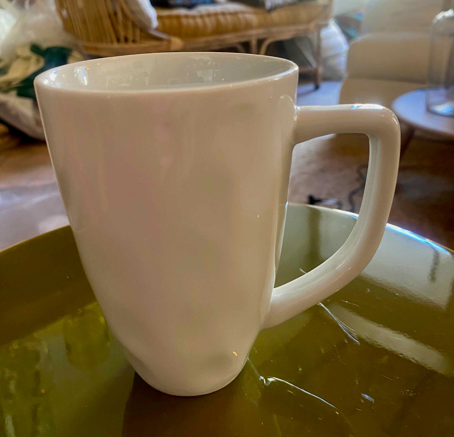 El servicio de porcelana blanca