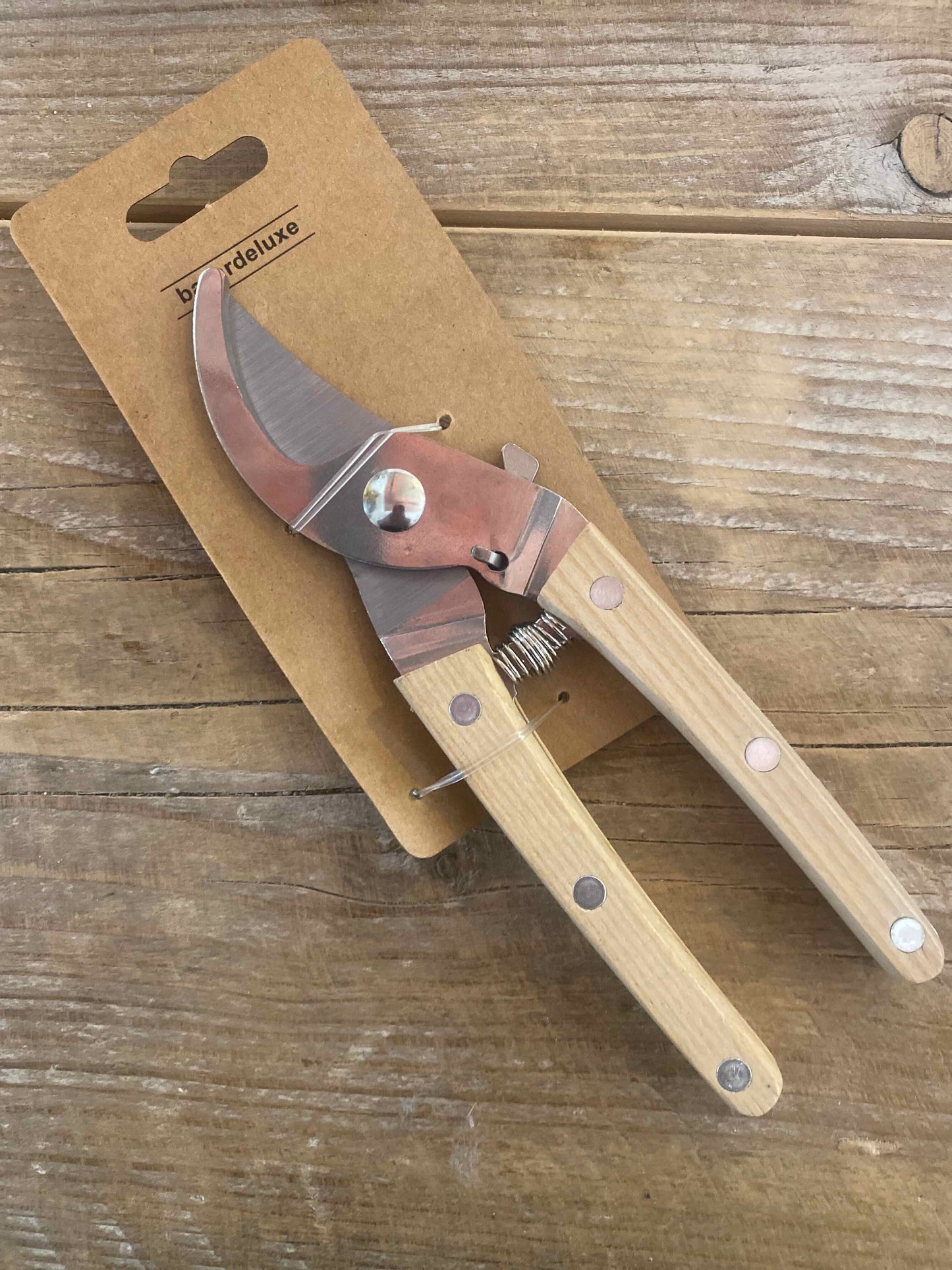 Le Sécateur en bois et Acier Les Choses qu'on Aime en paquet
