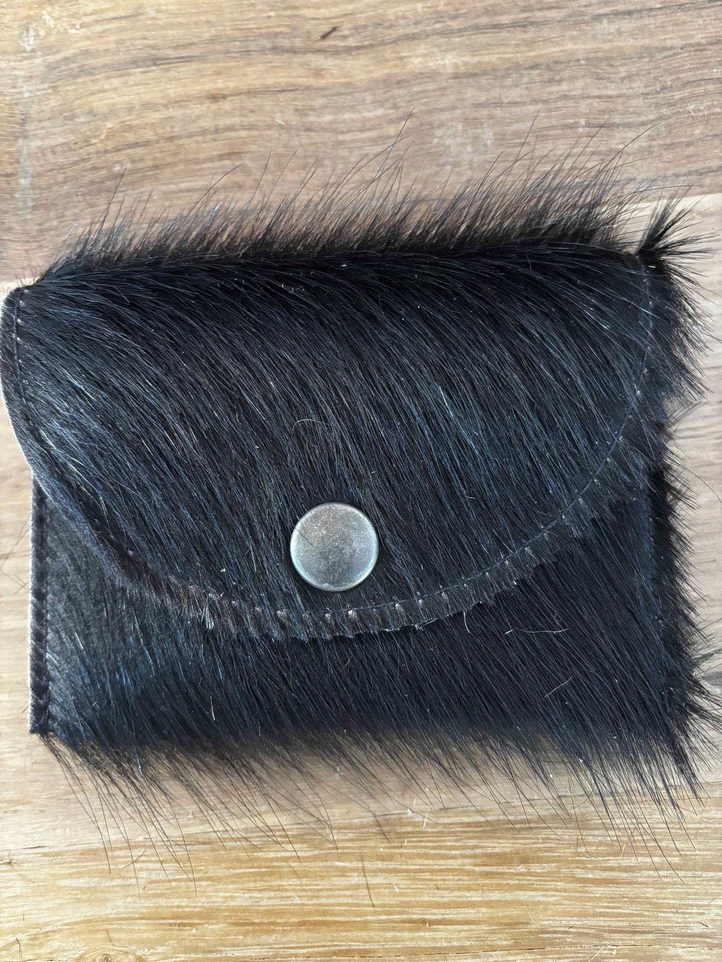 Le Porte Monnaie Peau de Vache Les Choses qu'on Aime Poils Noirs
