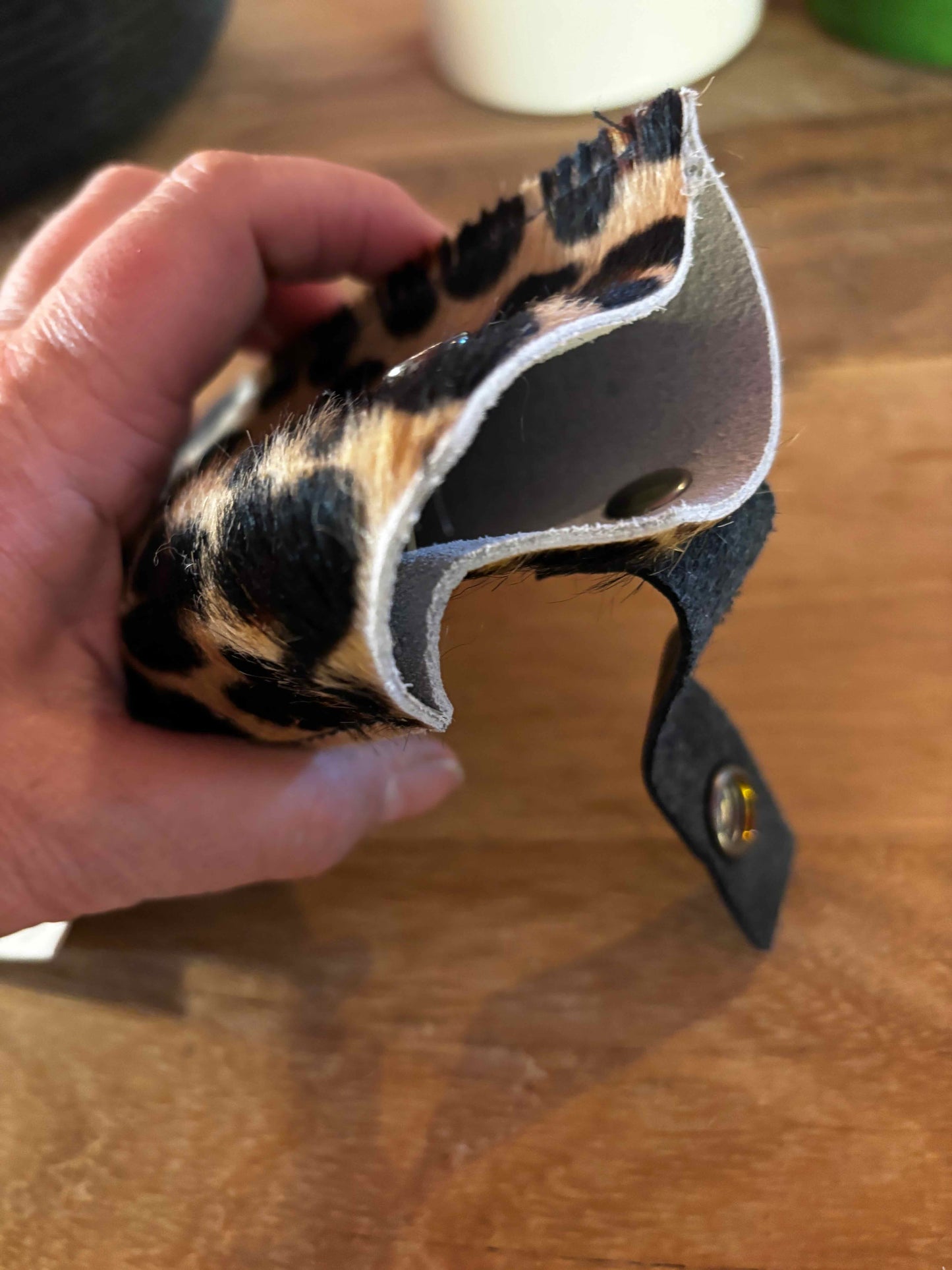 L'étui à lunettes en peau de Vache Les Choses qu'on Aime Intérieur