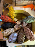 Load image into Gallery viewer, The spindles lavender