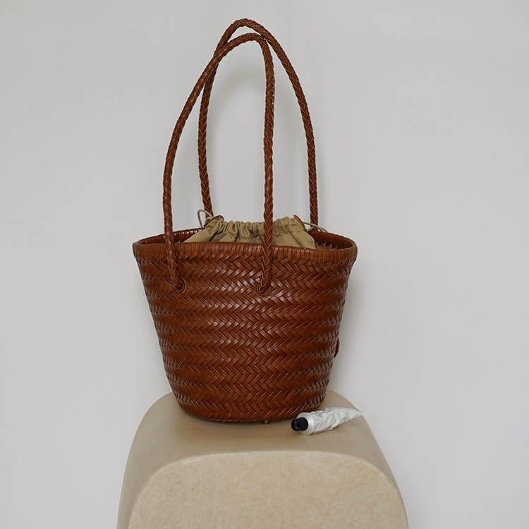 Carmel- Sac seau en cuir véritable tissé à la main