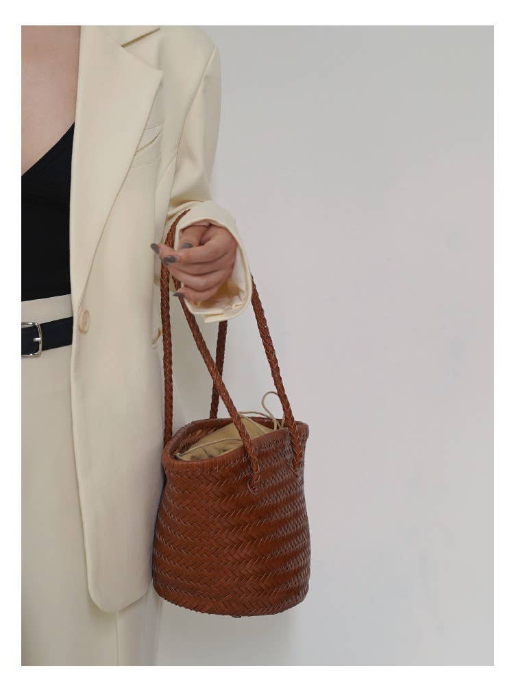Carmel- Sac seau en cuir véritable tissé à la main