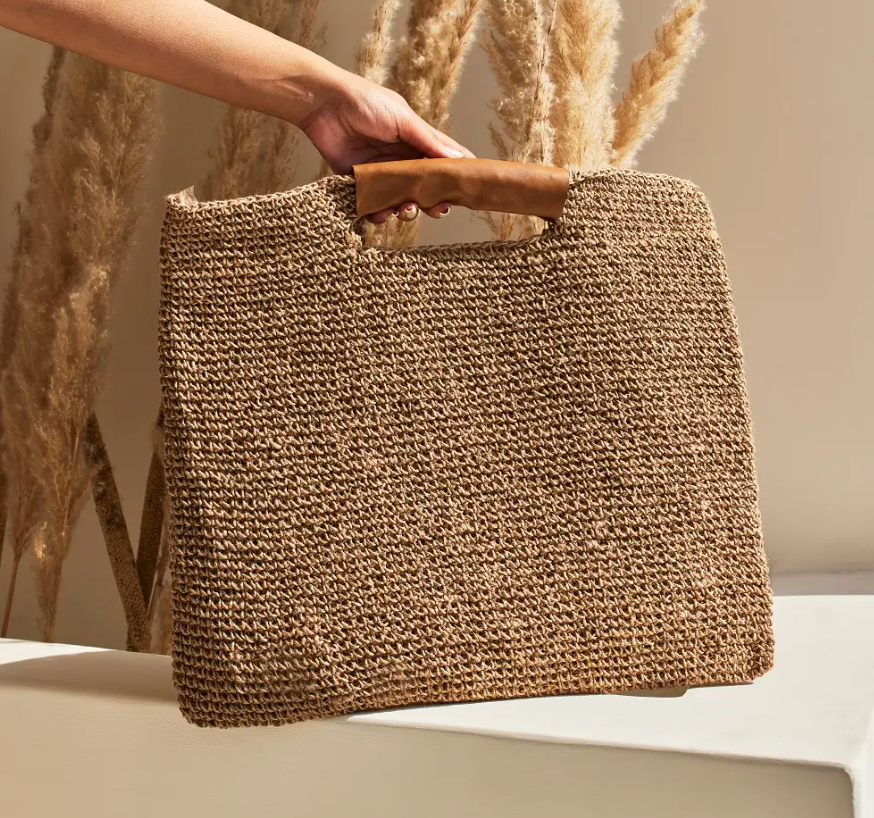 Sac à main plat Boho fait main avec poignées beige, 16 x 15,5 pouces