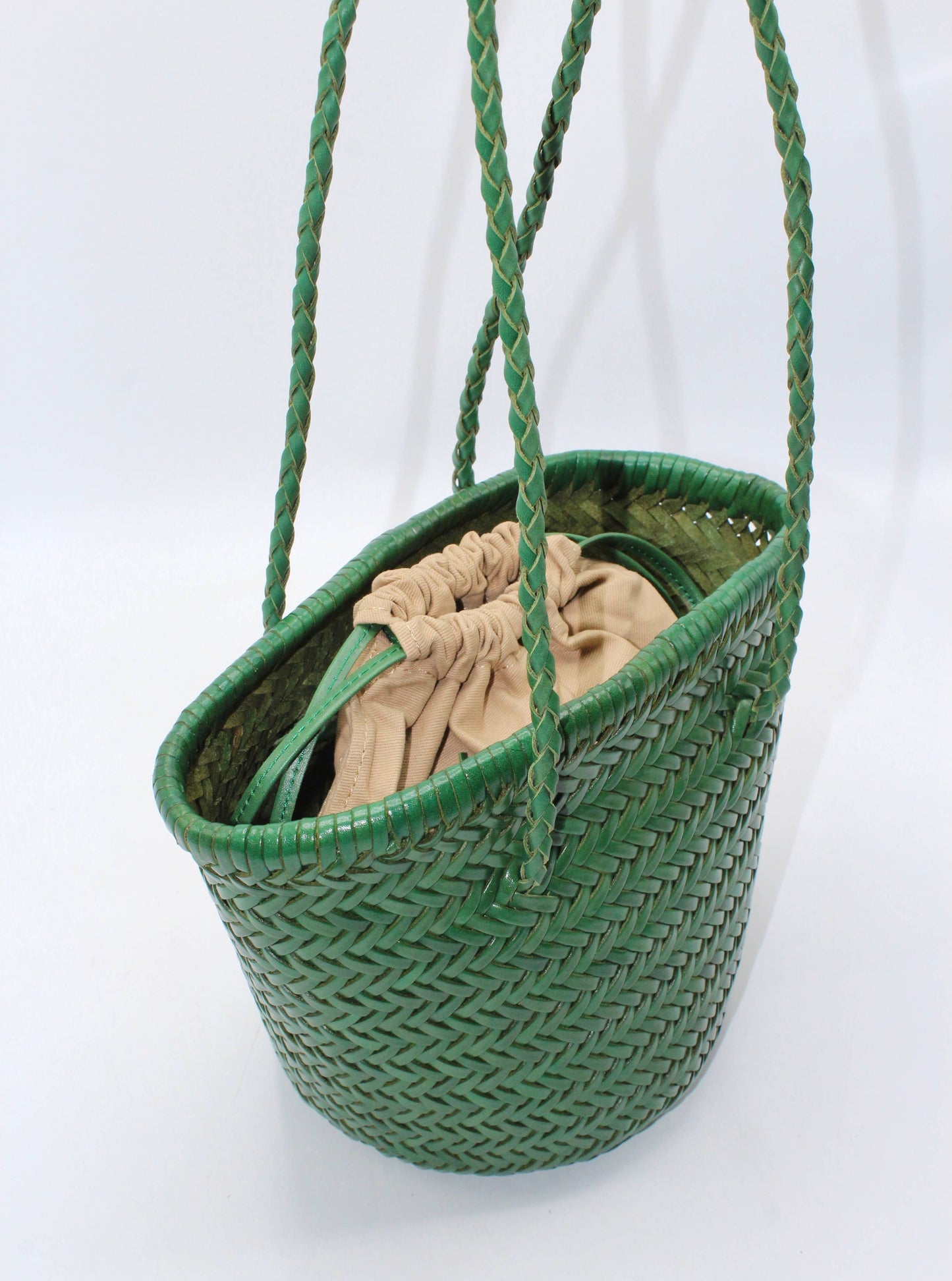 Carmel- Sac seau en cuir véritable tissé à la main