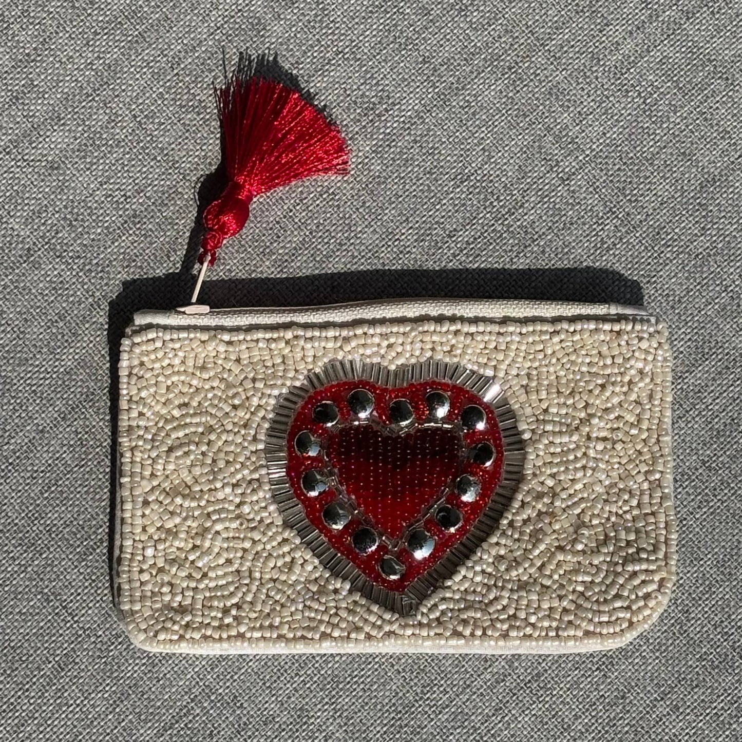 La Pochette Perlée Coeur Clouté Les Choses qu'on Aime Blanc