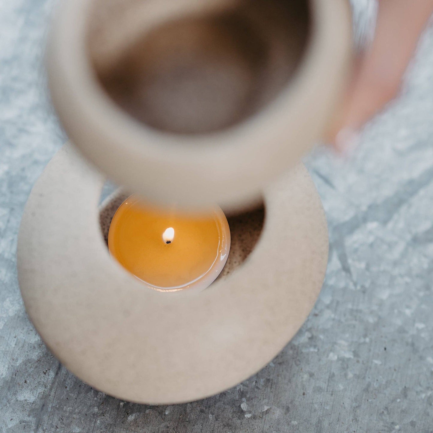 Le Chauffe-Cire en Céramique Les Choses qu'on Aime avec Bougie chauffe plat
