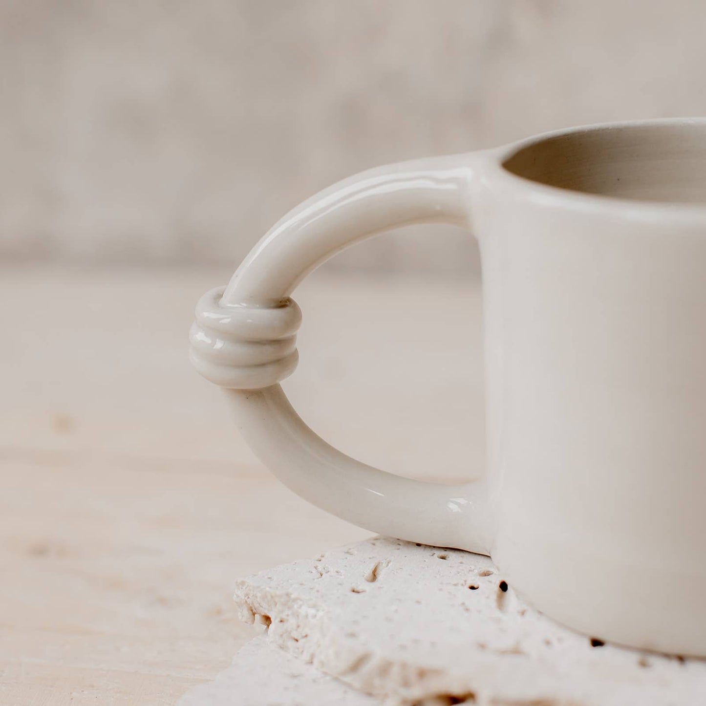 Le Maxi Mug Grande Anse Les Choses qu'on Aime Blanc détail