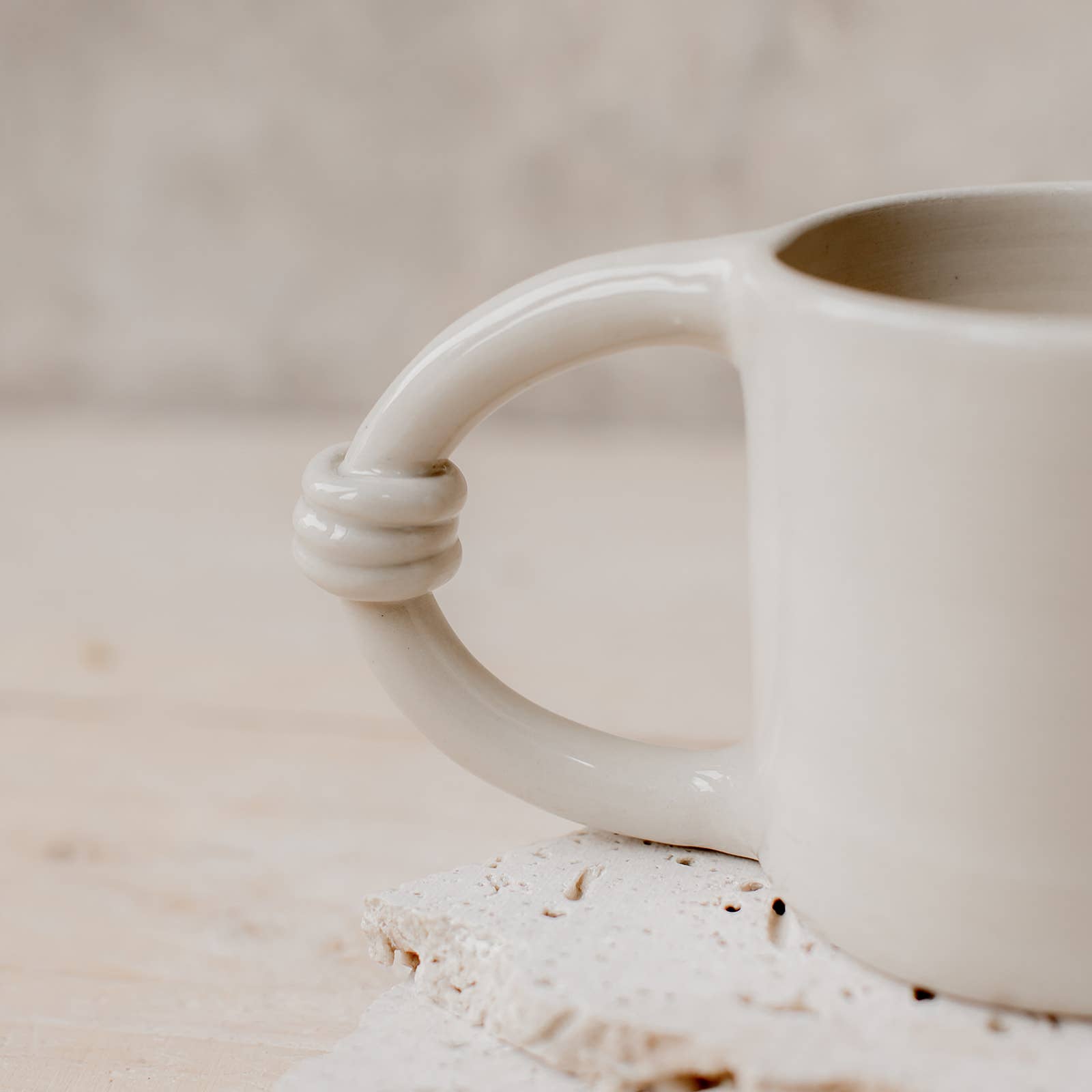 Le Maxi Mug Grande Anse Les Choses qu'on Aime Blanc détail