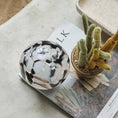 Load image into Gallery viewer, La Lampe Mushroom Les Choses qu'on Aime Noire Marbrée Top 
