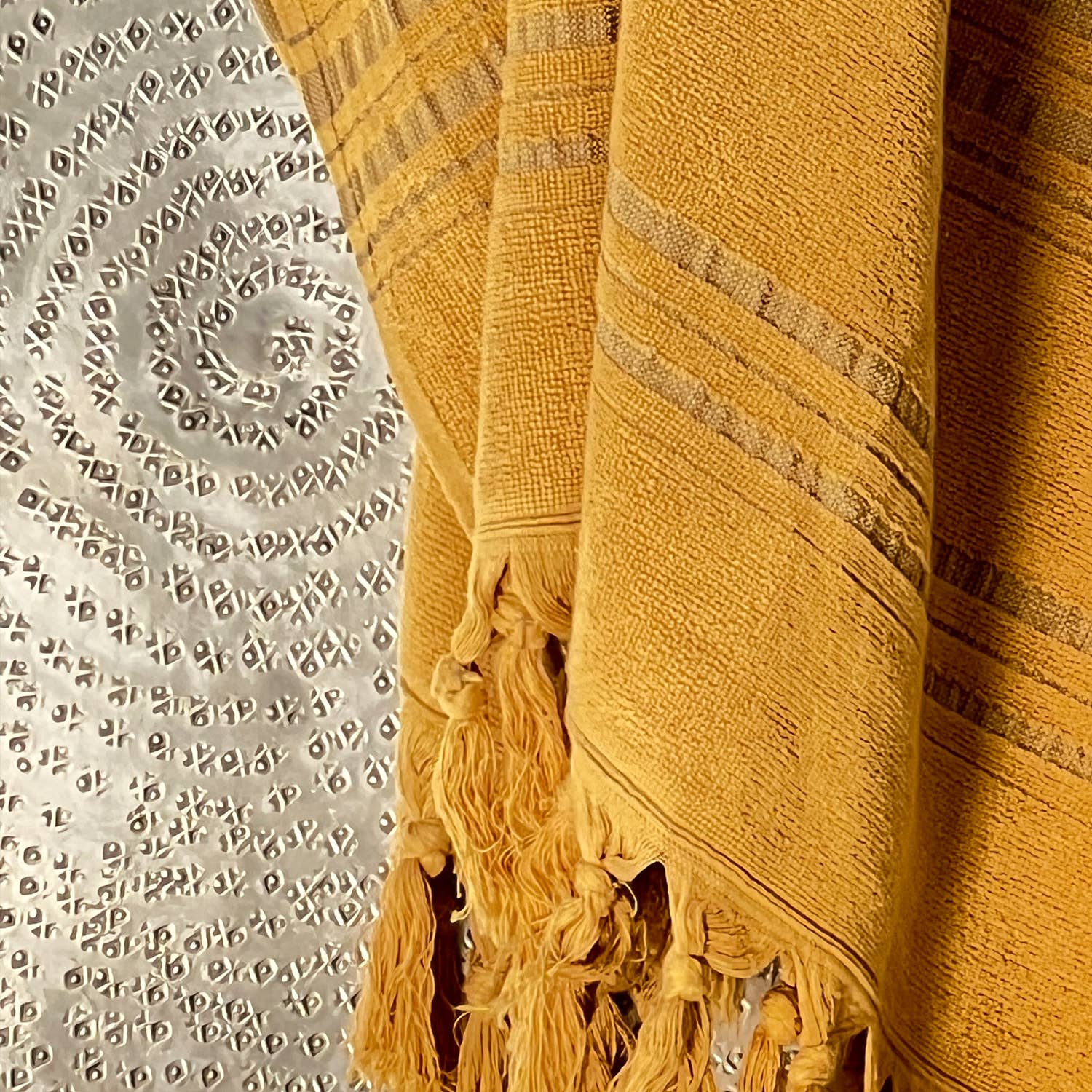 La Fouta Dolce en éponge Gris Profond Les Choses qu'on Aime Détail