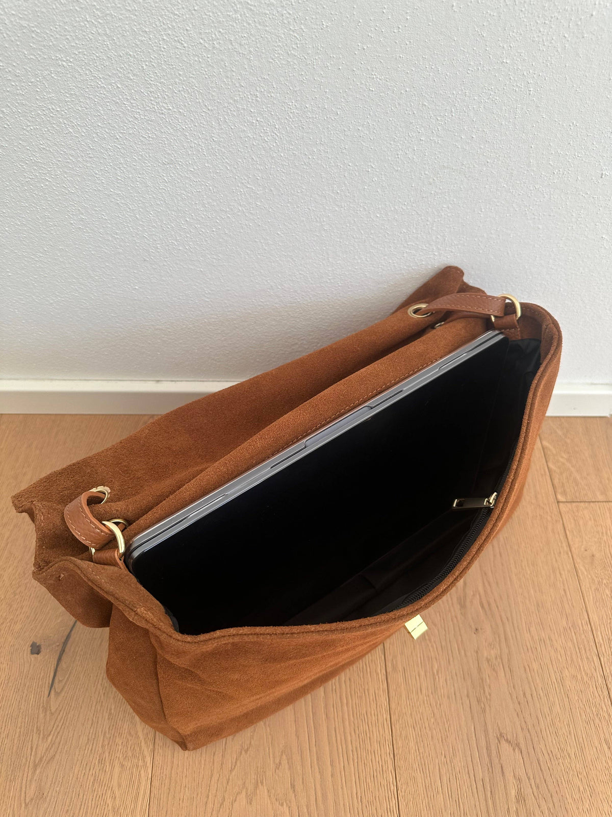 Le Sac Epaule Annabel en Daim GM