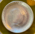 Load image into Gallery viewer, Assiette en étain
