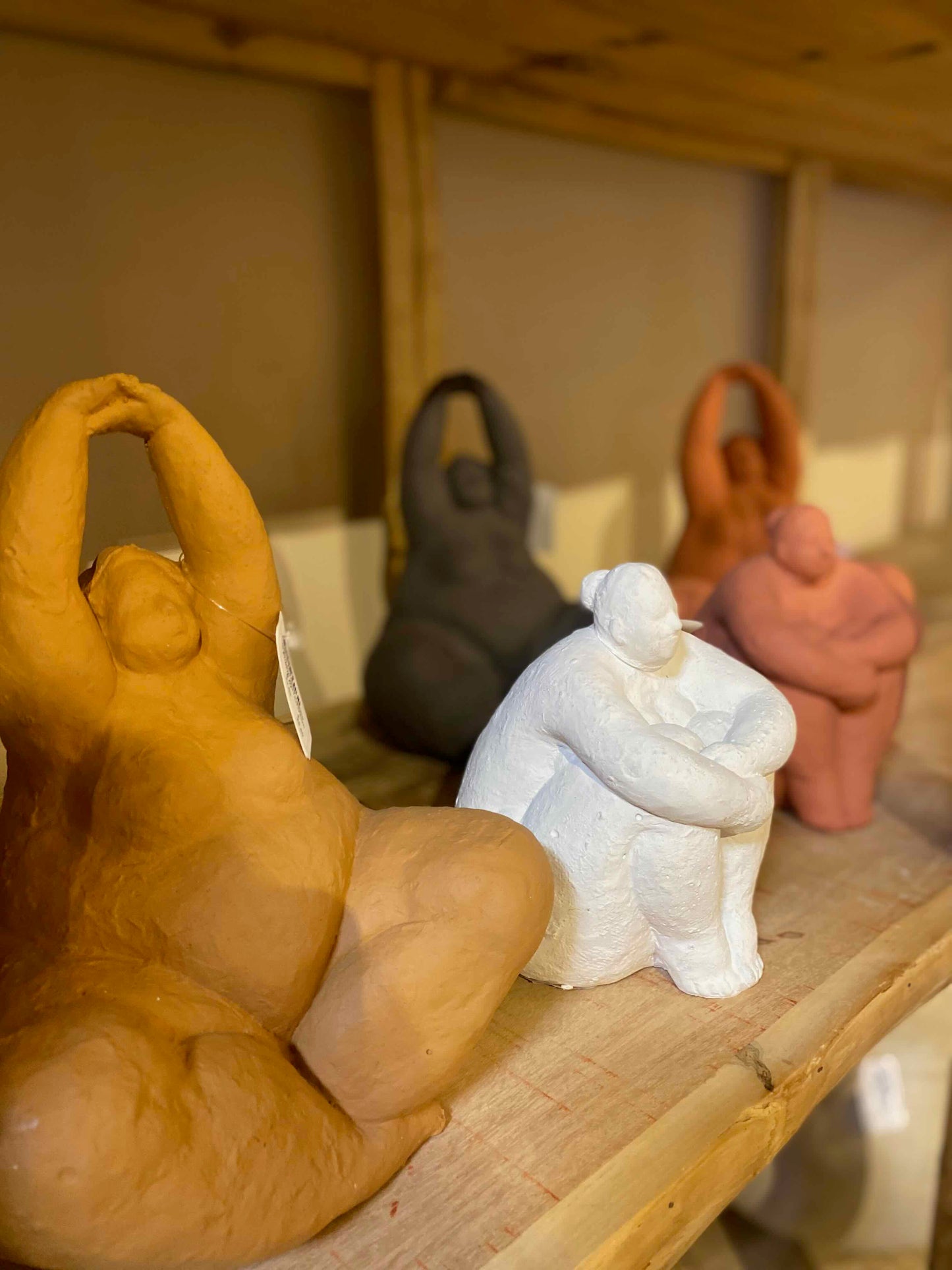 Les couleurs des sculptures de femmes rondes Les Choses qu'on Aime