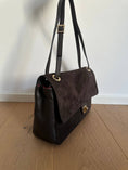 Charger l'image dans la visionneuse de la galerie, Le Sac Epaule Annabel en Daim MM
