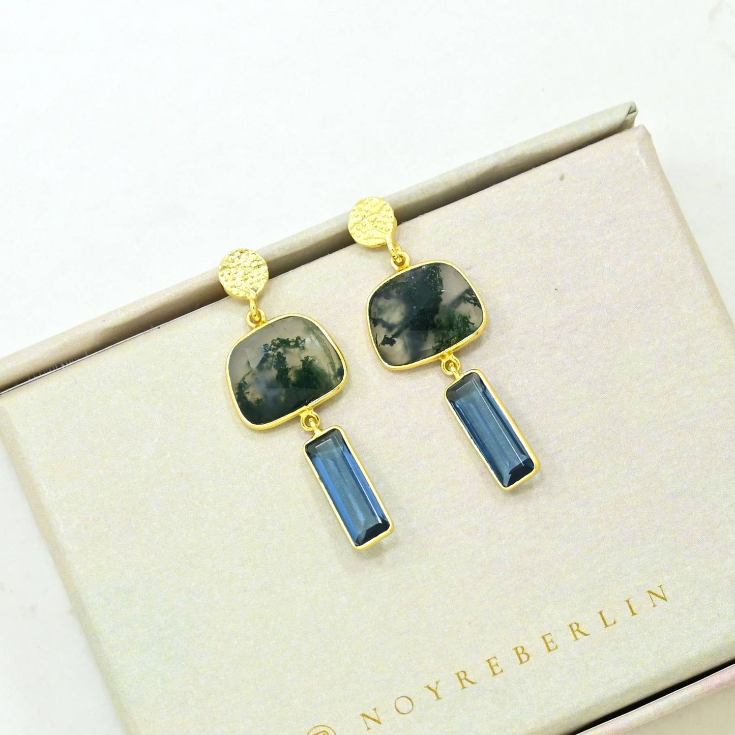 Boucles d'oreilles Jody dorées - Iolite bleue et agate mousse verte