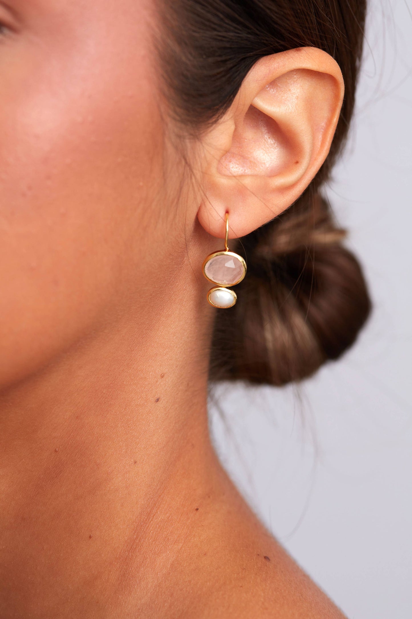 Boucles d'oreilles Primrose plaquées or - Quartz rose & Perle