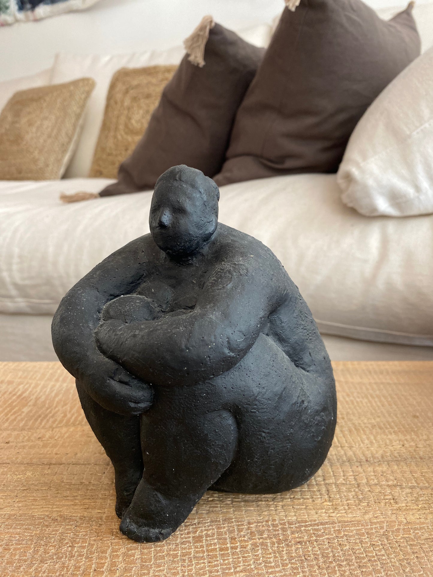 La Assise Noire Sculpture Femme Forte Les Choses qu'on Aime